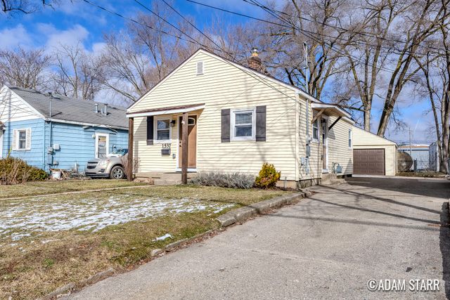 1537 Whiting Street SW, Wyoming, MI 49509