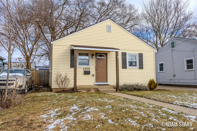 1537 Whiting Street SW, Wyoming, MI 49509