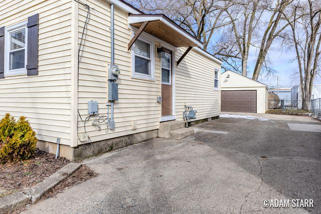 1537 Whiting Street SW, Wyoming, MI 49509