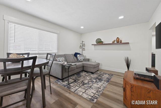 1537 Whiting Street SW, Wyoming, MI 49509