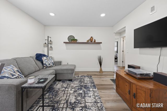 1537 Whiting Street SW, Wyoming, MI 49509