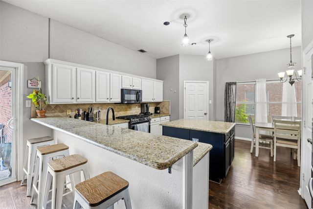 861 Pinnacle Circle, Lewisville, TX 75077
