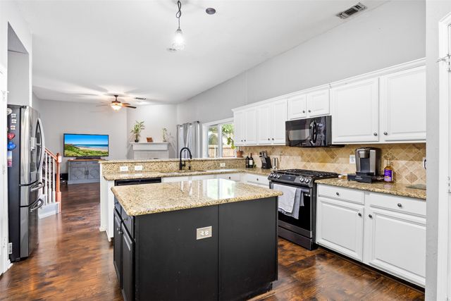 861 Pinnacle Circle, Lewisville, TX 75077