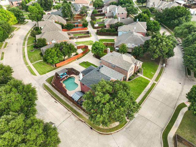 861 Pinnacle Circle, Lewisville, TX 75077