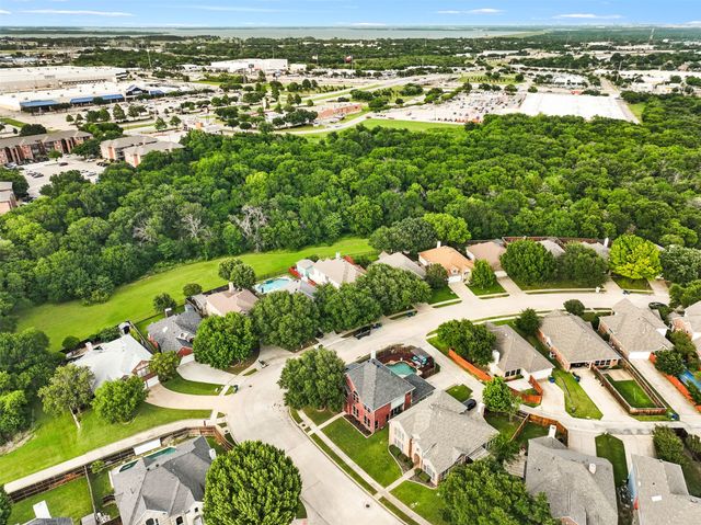 861 Pinnacle Circle, Lewisville, TX 75077
