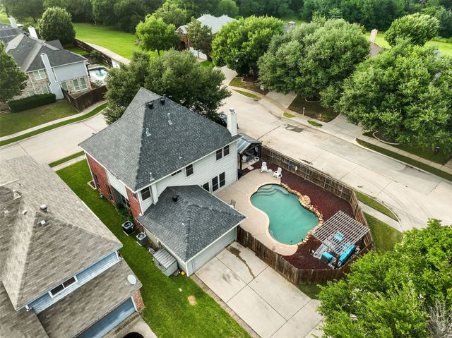 861 Pinnacle Circle, Lewisville, TX 75077