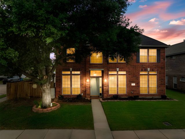 861 Pinnacle Circle, Lewisville, TX 75077