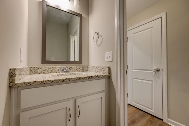 1523 Kingbird Dr, Clarksville, TN 37040