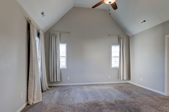 1523 Kingbird Dr, Clarksville, TN 37040