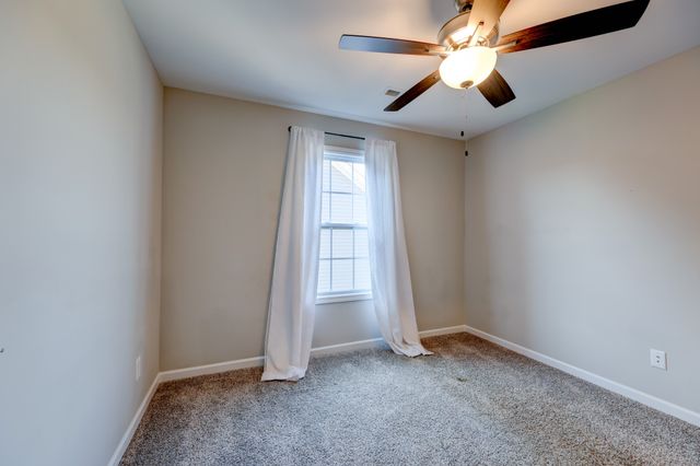 1523 Kingbird Dr, Clarksville, TN 37040