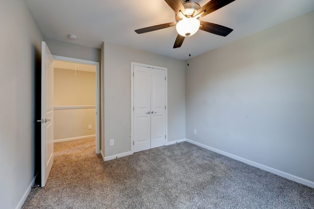 1523 Kingbird Dr, Clarksville, TN 37040