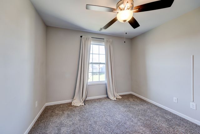 1523 Kingbird Dr, Clarksville, TN 37040