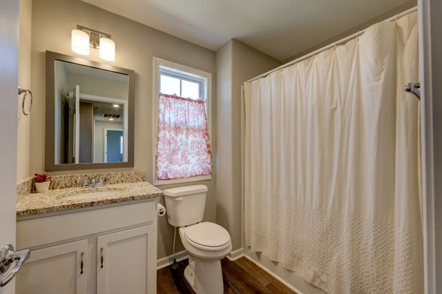 1523 Kingbird Dr, Clarksville, TN 37040