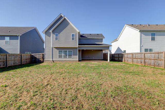 1523 Kingbird Dr, Clarksville, TN 37040