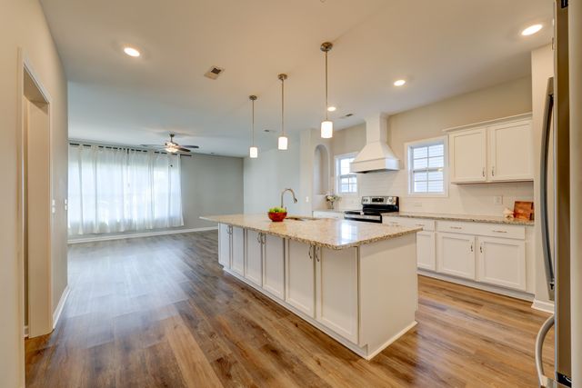 1523 Kingbird Dr, Clarksville, TN 37040