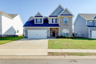 1523 Kingbird Dr, Clarksville, TN 37040