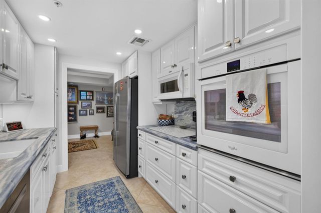 5280 N Ocean Drive 3a, Singer Island, FL 33404