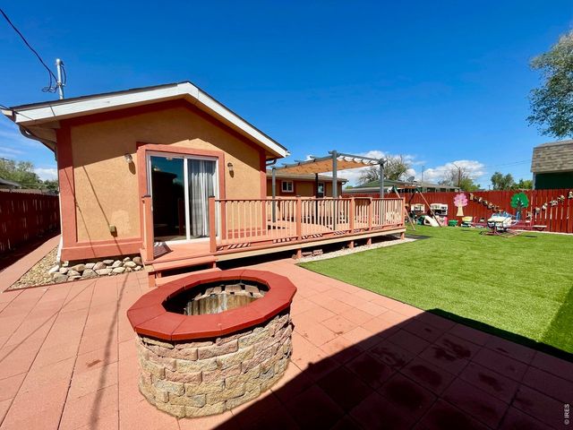 402 16th Ave Ct, Greeley, CO 80631
