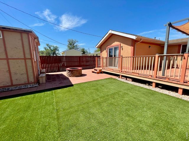 402 16th Ave Ct, Greeley, CO 80631