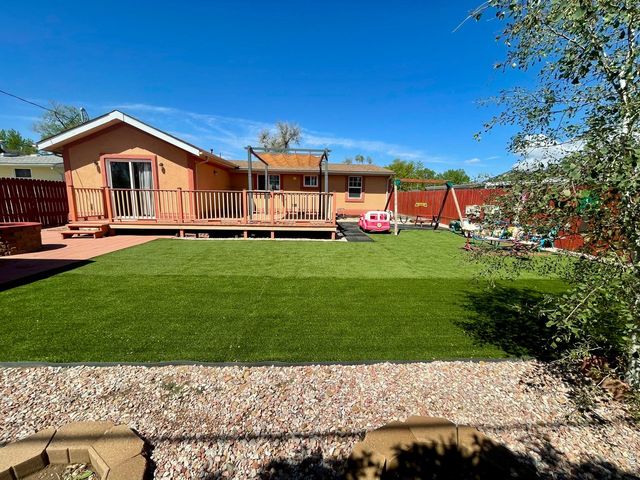 402 16th Ave Ct, Greeley, CO 80631