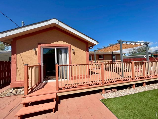402 16th Ave Ct, Greeley, CO 80631