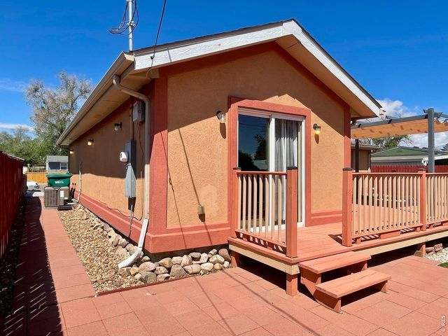 402 16th Ave Ct, Greeley, CO 80631