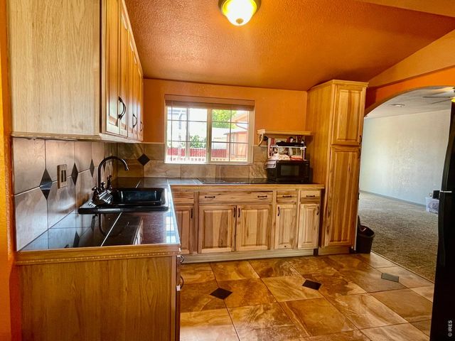 402 16th Ave Ct, Greeley, CO 80631