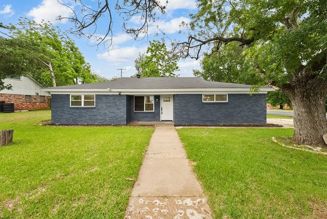 861 Woodcrest Drive, Hurst, TX 76053