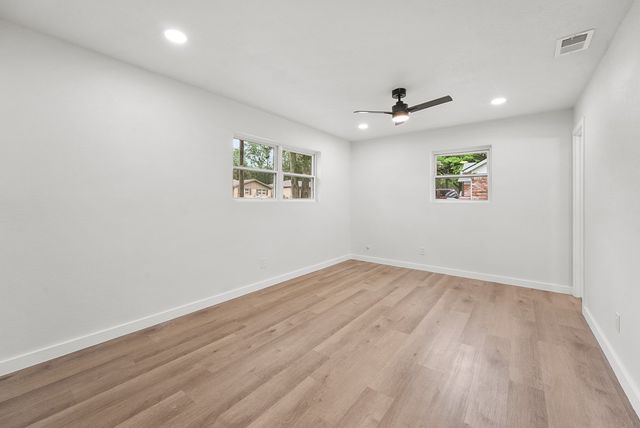 861 Woodcrest Drive, Hurst, TX 76053