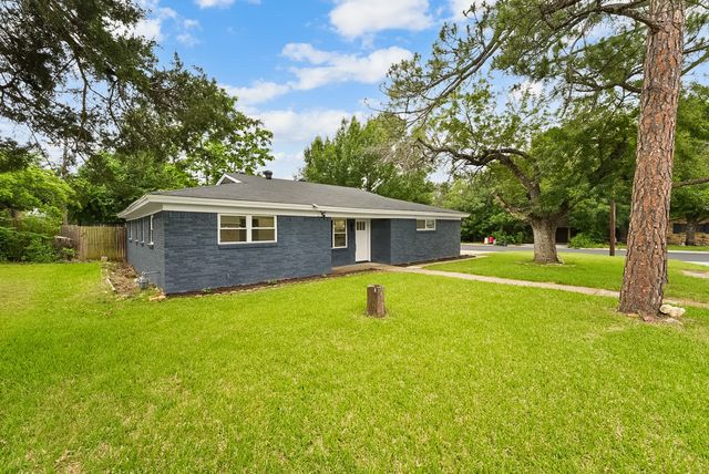 861 Woodcrest Drive, Hurst, TX 76053