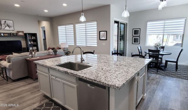 42024 W ROSEWOOD Lane, Maricopa, AZ 85138