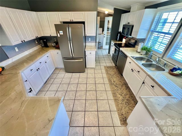 214 Heritage Circle, Taylorsville, NC 28681