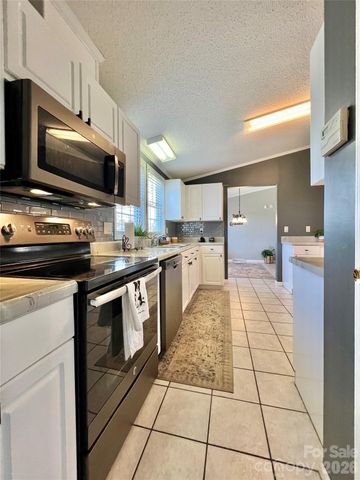 214 Heritage Circle, Taylorsville, NC 28681