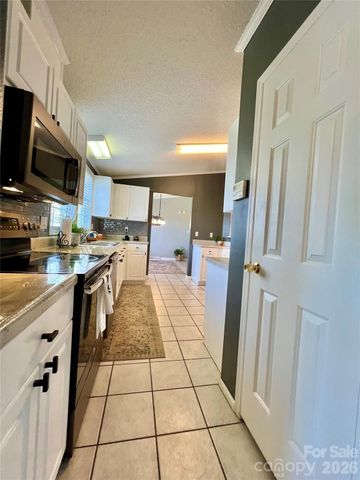 214 Heritage Circle, Taylorsville, NC 28681