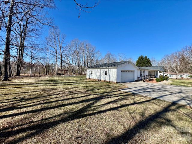 214 Heritage Circle, Taylorsville, NC 28681