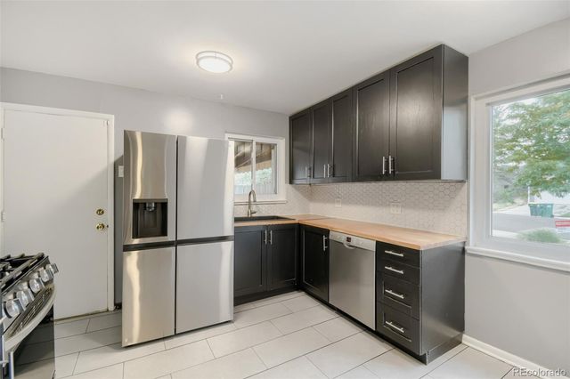 755 Newark Street, Aurora, CO 80010