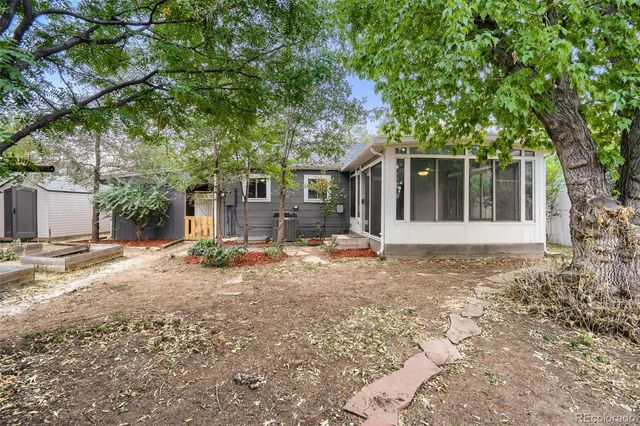 755 Newark Street, Aurora, CO 80010