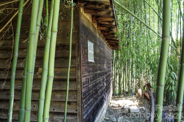 1293 Lake Logan Road, Canton, NC 28716