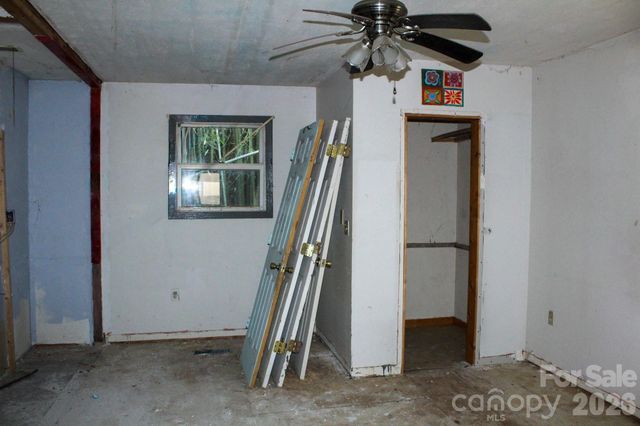 1293 Lake Logan Road, Canton, NC 28716