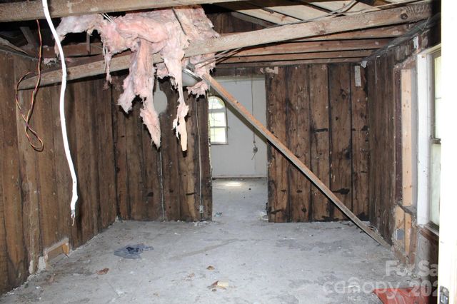 1293 Lake Logan Road, Canton, NC 28716