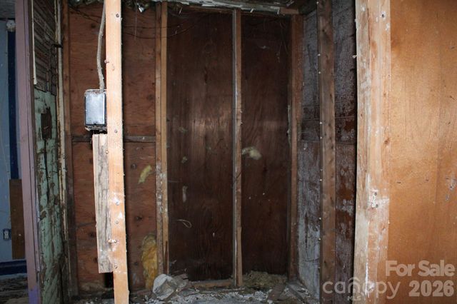 1293 Lake Logan Road, Canton, NC 28716