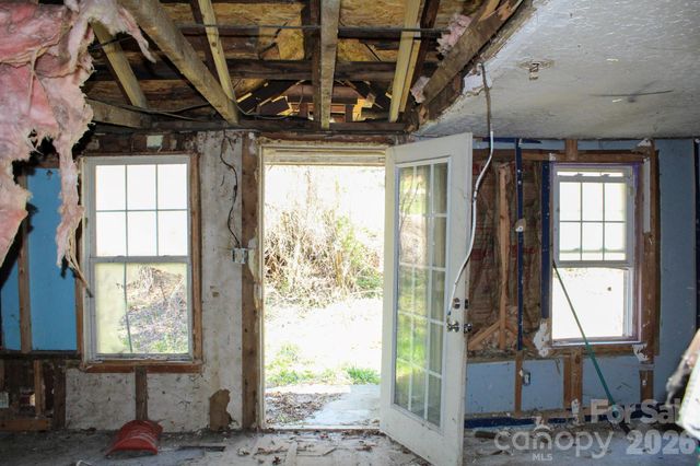 1293 Lake Logan Road, Canton, NC 28716