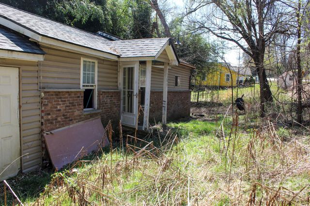 1293 Lake Logan Road, Canton, NC 28716