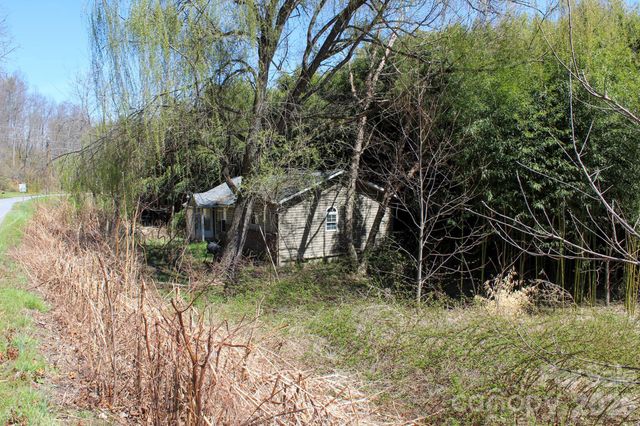 1293 Lake Logan Road, Canton, NC 28716