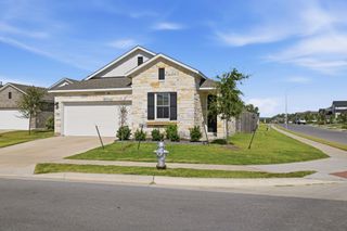 104 Ladolia LN, San Marcos, TX 78666