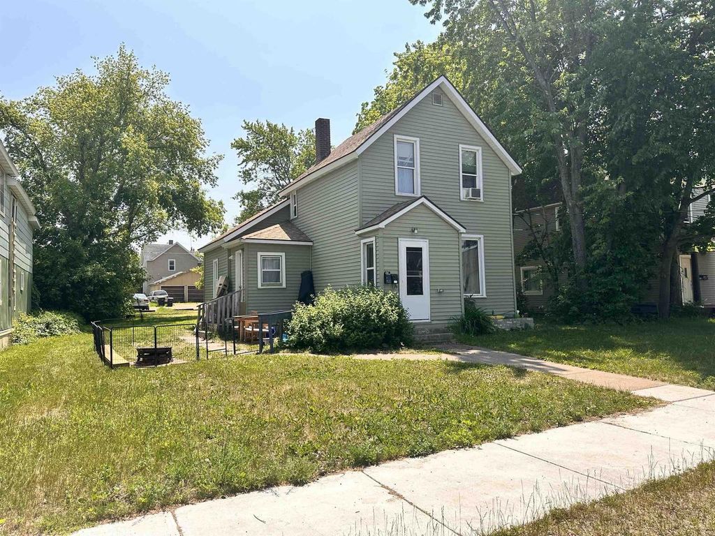 612 St Claire Street, Ashland, WI 54806