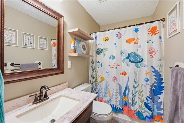 11428 N Ewing Avenue, Kansas City, MO 64156