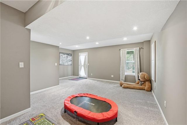 11428 N Ewing Avenue, Kansas City, MO 64156