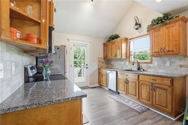 11428 N Ewing Avenue, Kansas City, MO 64156