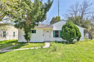 302 14th Street N, Texas City, TX 77590